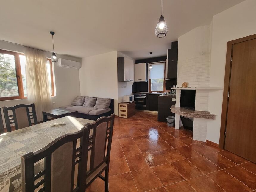 ID7580 Двухэтажный дом с участком земли в селе Александрово