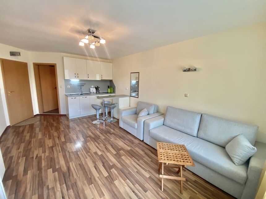 ID7760 Студия с мебелью в Амадеус 19