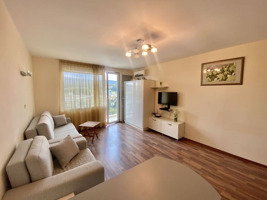 ID7760 Студия с мебелью в Амадеус 19