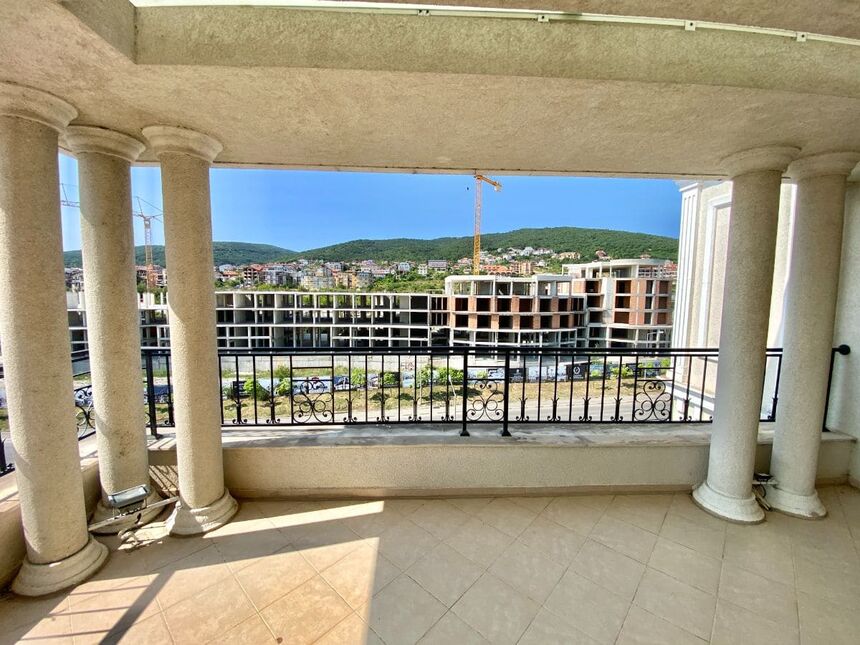 ID7757 Трехкомнатная квартира с видом на море в Вилла Флоренция