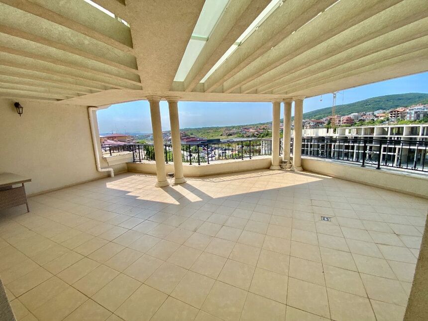 ID7757 Трехкомнатная квартира с видом на море в Вилла Флоренция