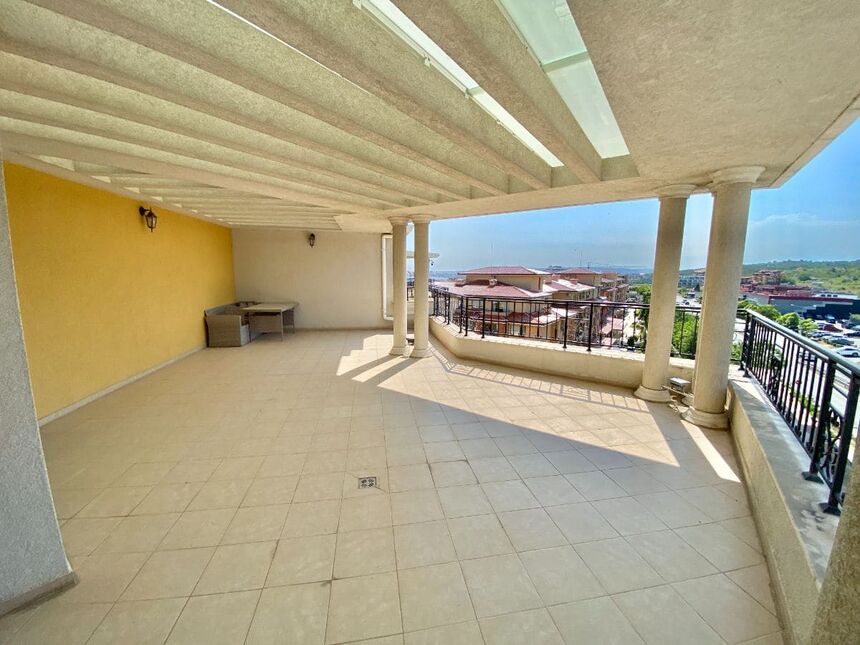 ID7757 Трехкомнатная квартира с видом на море в Вилла Флоренция