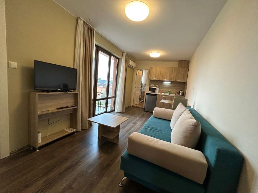 Гостиная с кухонной зоной в квартире 47,10 м² ЖК Тарсис Нова