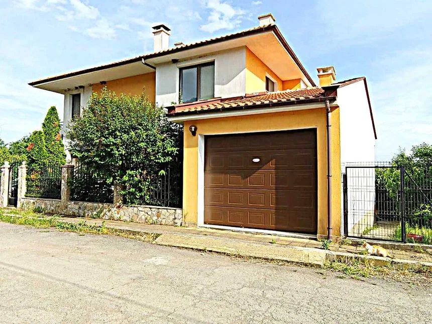 ID3316 Двухэтажный дом в селе Горица