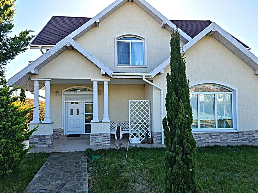 ID3748 Двухэтажный дом в селе Каменар